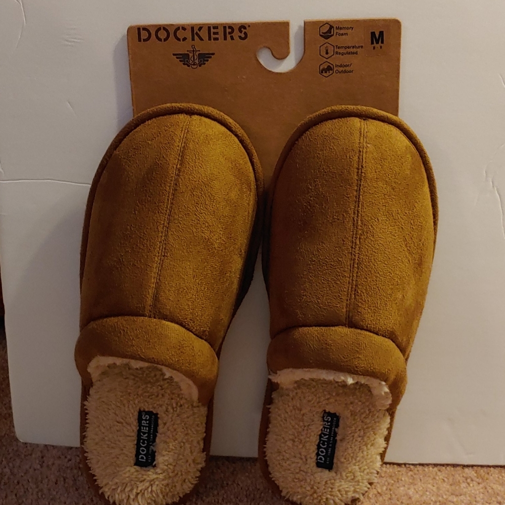 Docker's. Mens Med. 8 to 9. Tan/Beige Dockers Slippers SALE SALE